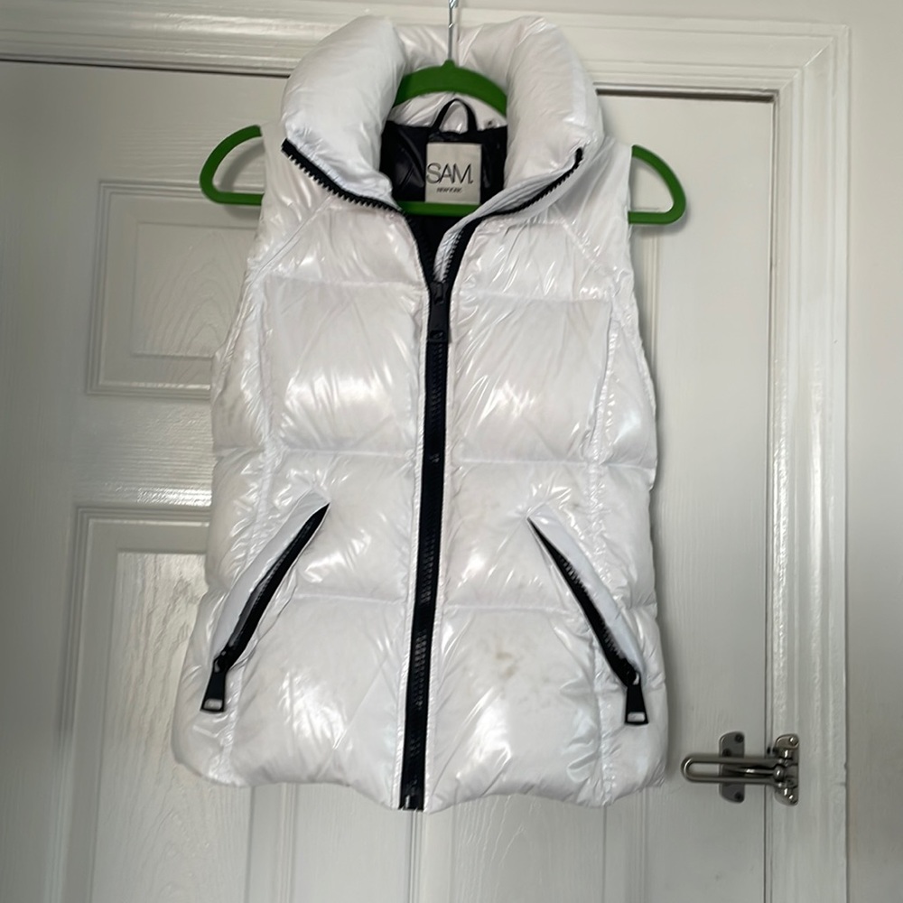 Lightly used vest. Size M